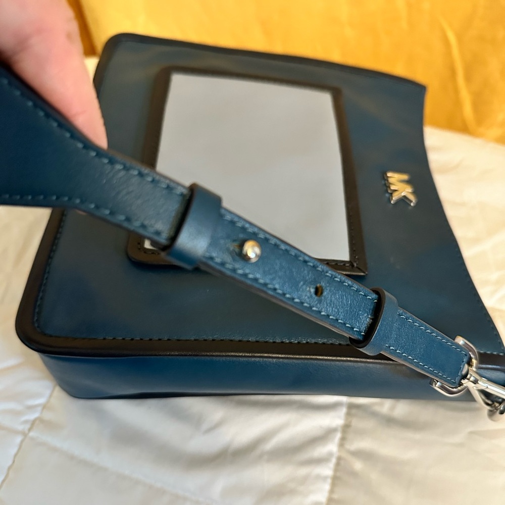 Michael Kors Smooth Leather Crossbody NWOT - Picture 8 of 15